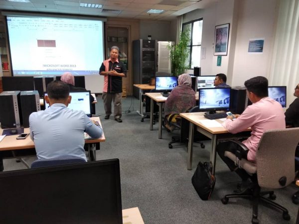 Kursus MsOffice Word di Kementerian Hal-Ehwal Ekonomi Putrajaya - trainer Che Wan Shamsul 1