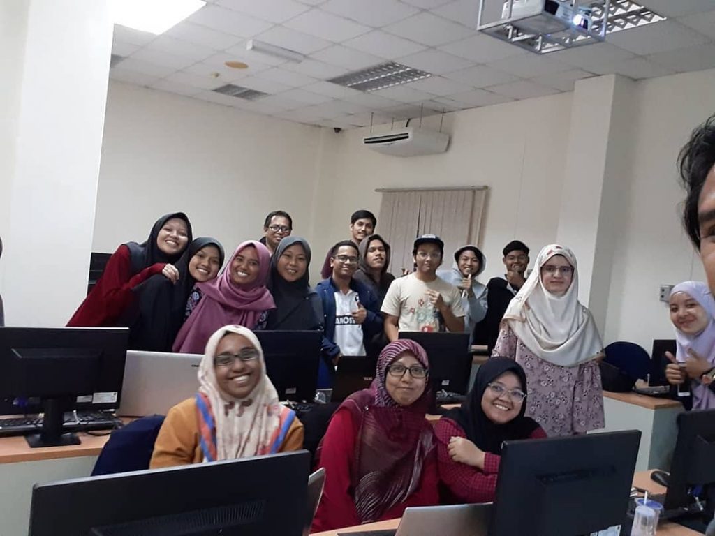 Jan 2020: ionic workshop training 1st in FSTM KUIS with En Khirulnizam